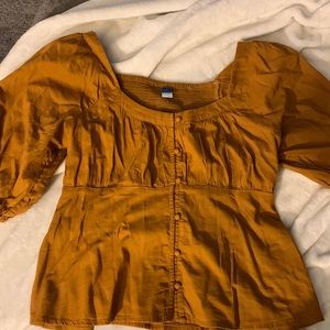Brownish orange top